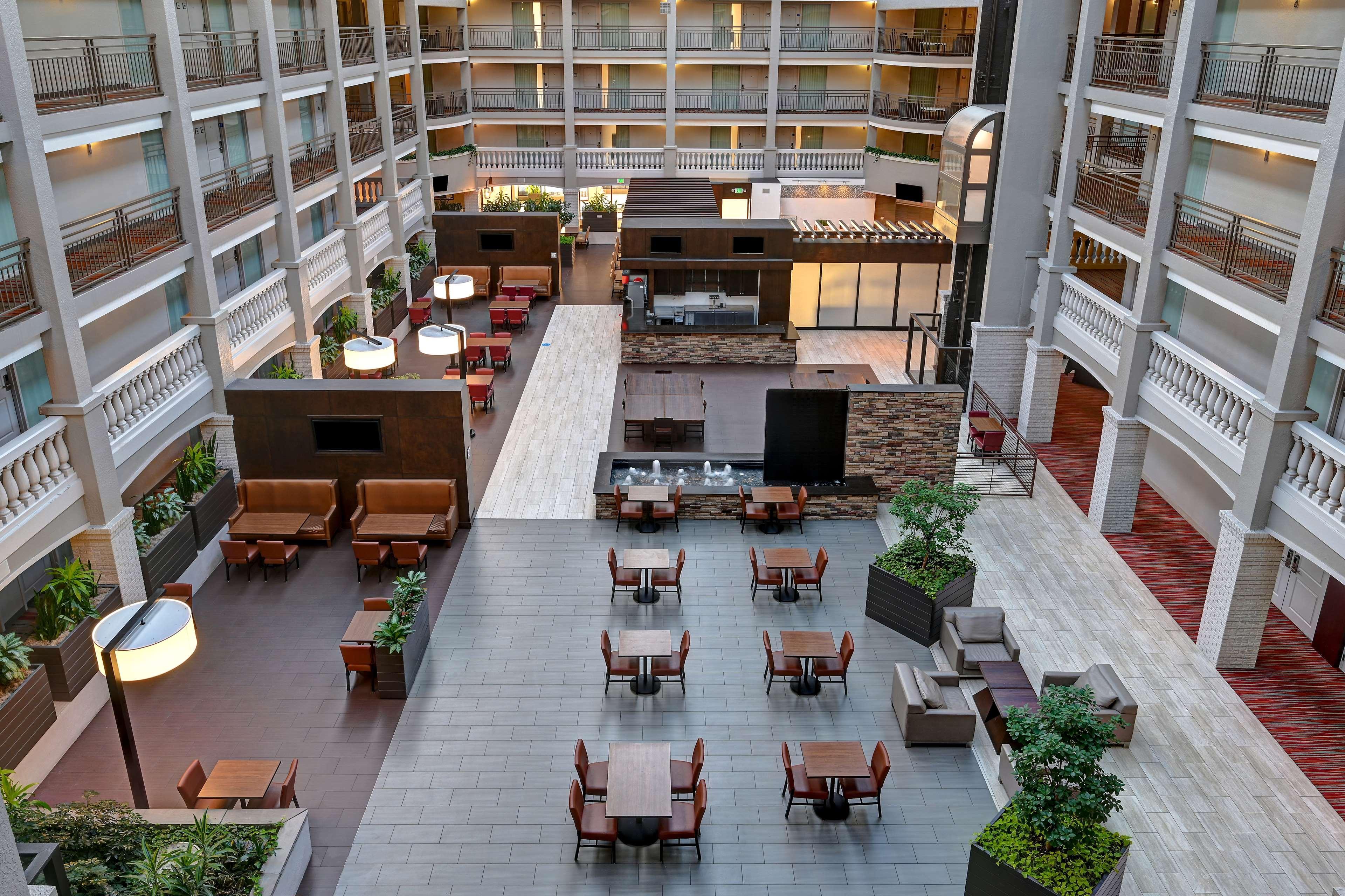 Embassy Suites By Hilton Colorado Springs Exterior foto