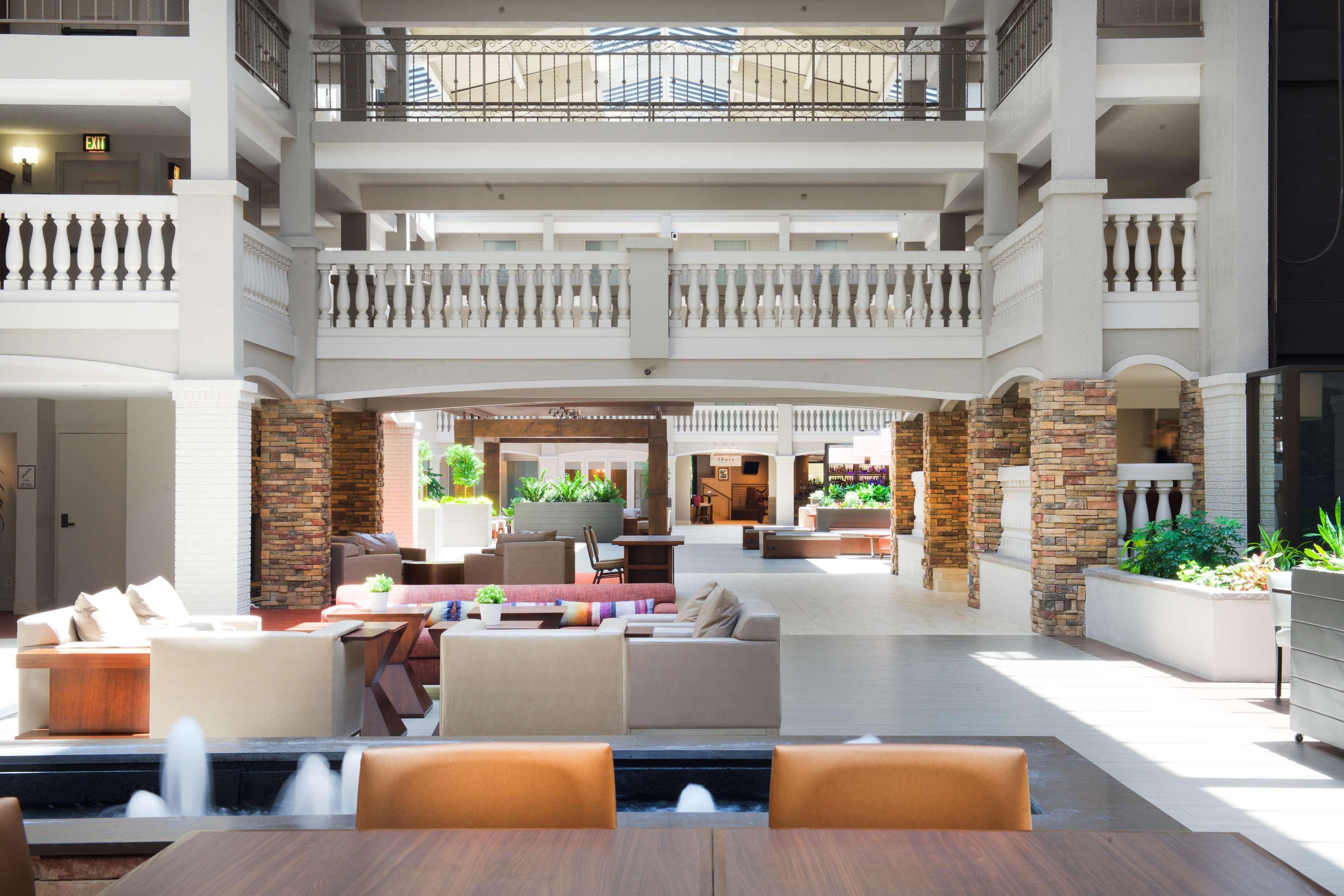 Embassy Suites By Hilton Colorado Springs Exterior foto