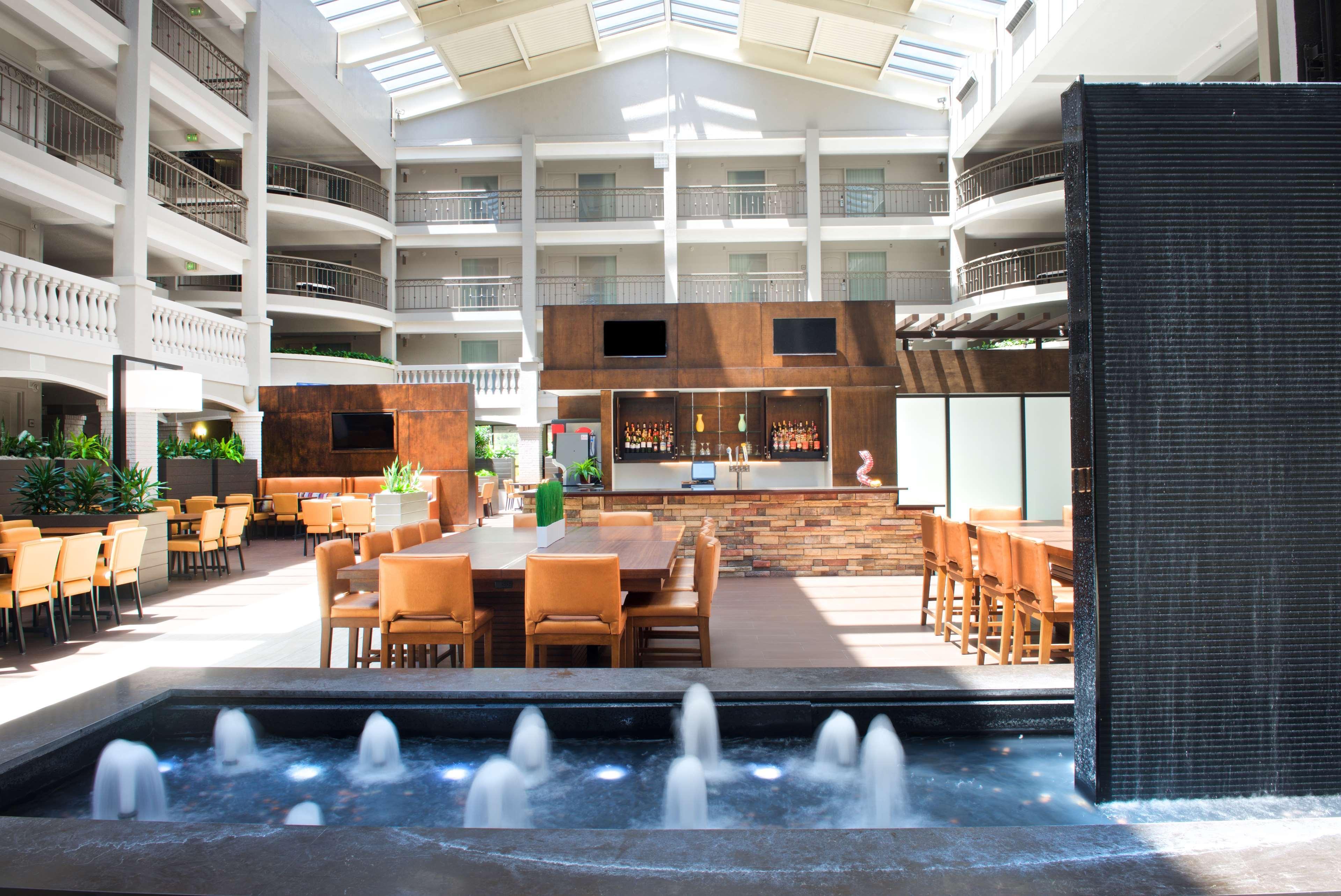 Embassy Suites By Hilton Colorado Springs Exterior foto